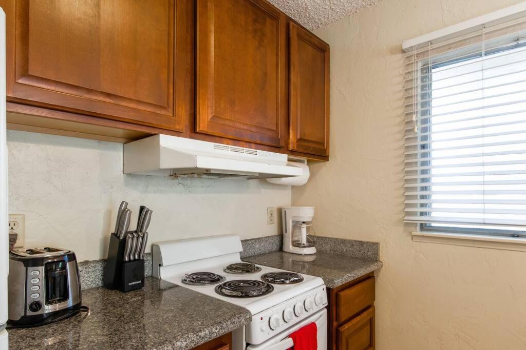 Lovely 1 Bedroom With Kitchen, Free Wifi & Parking كابا المظهر الخارجي الصورة